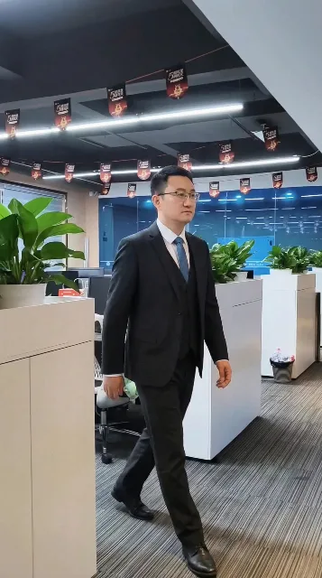 [Veo视频] 案例147：天生小马圣体ip3